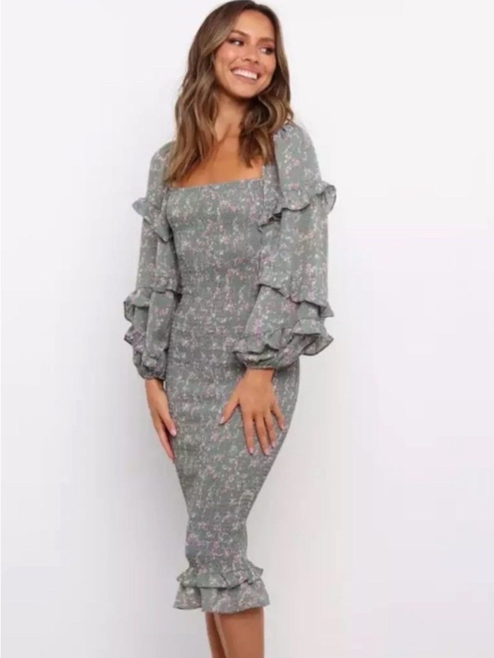 NwT;Petal and Pup Leia Long Sleeve Midi Bodycon Square Neck Olive Dress🟢
